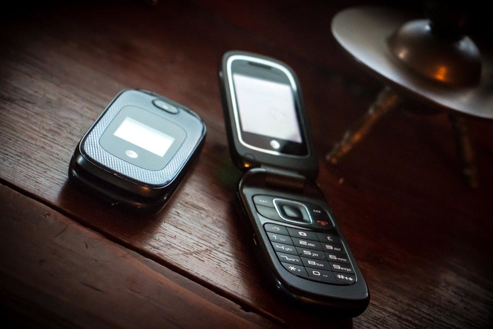 31434-flip-phones-1.jpg 31434-flip-phones-1.jpg