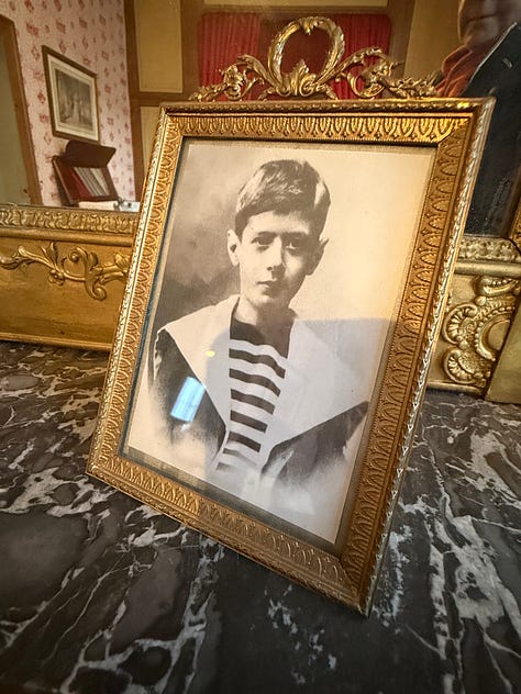 Façade and portrait of young Charles de Gaulle