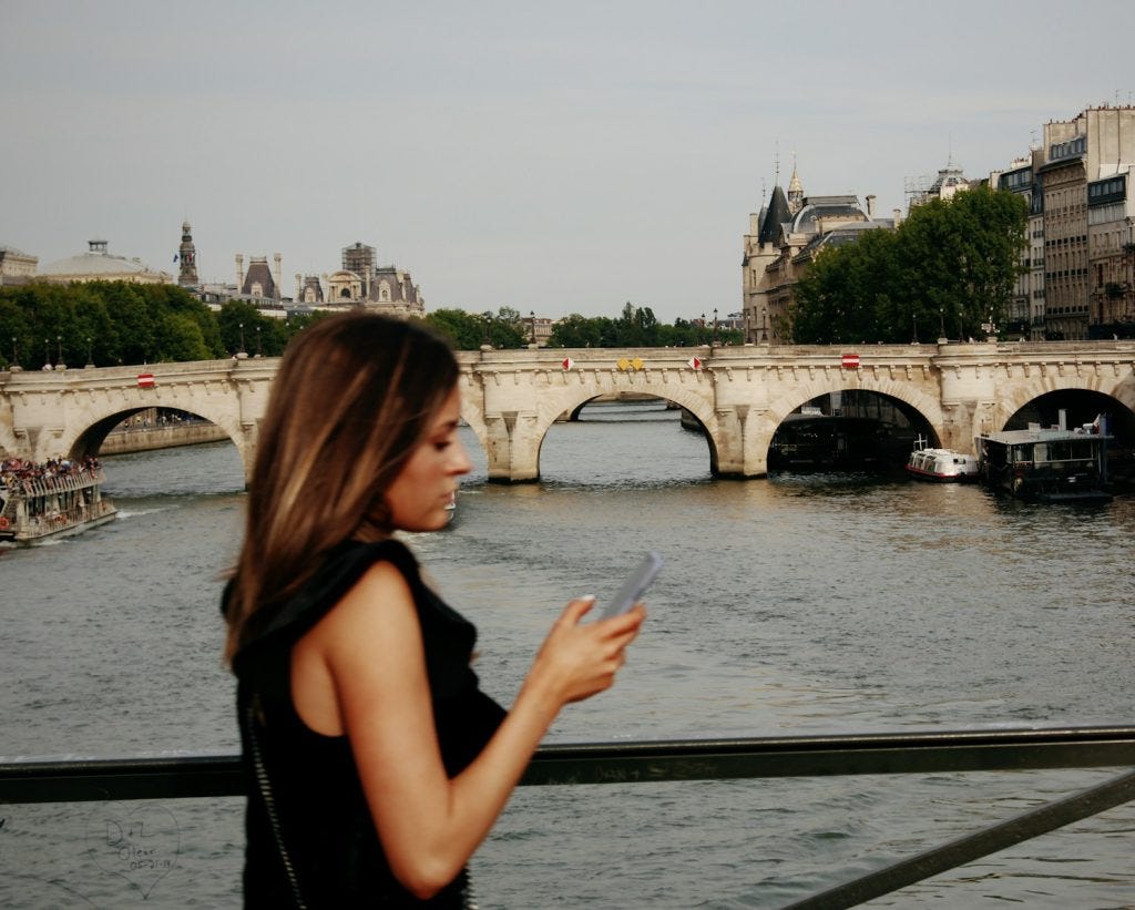 Stay Connected in Paris - Photo by VENUS MAJOR