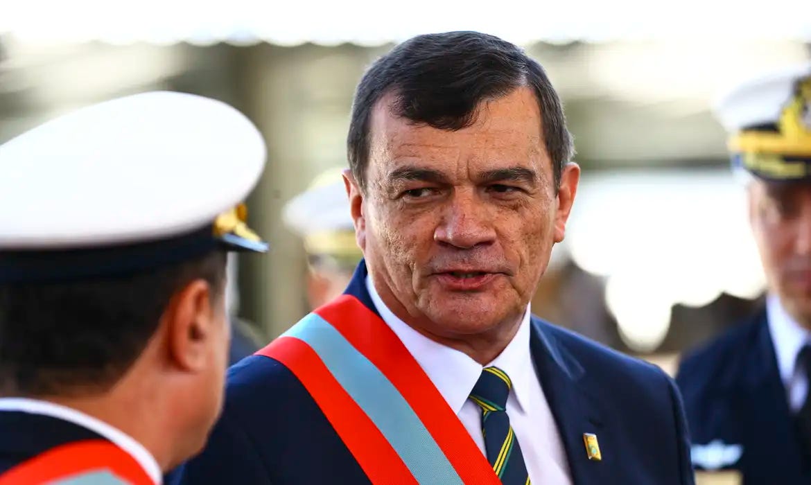 O ministro da Defesa, Paulo Sérgio Nogueira, durante cerimônia comemorativa dos 157 anos da Batalha Naval do Riachuelo, no Grupamento de Fuzileiros Navais de Brasília.