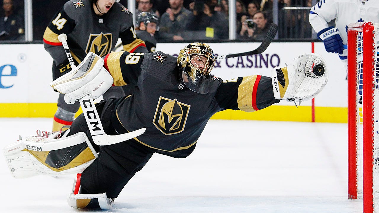 Marc-Andre Fleury informs Blackhawks he will play next season