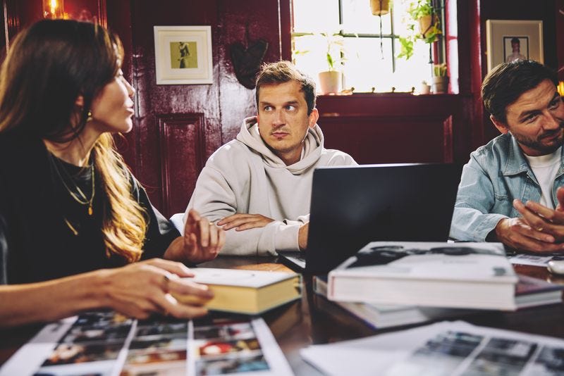 05_08_25_COM_THINK__2698.jpg 05_08_25_COM_THINK__2698.jpg