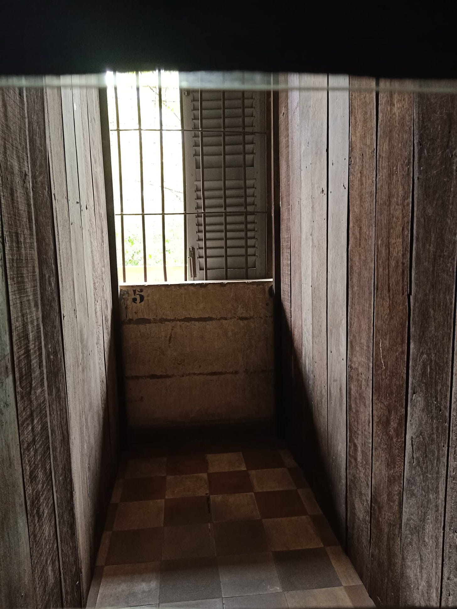 No description available.