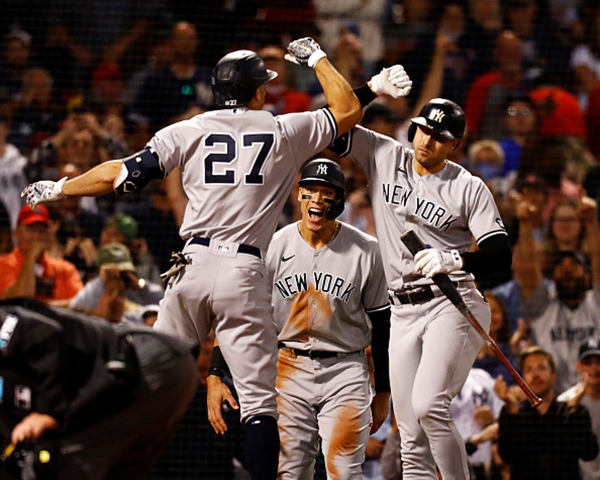 New York Yankees Embrace Fall Run