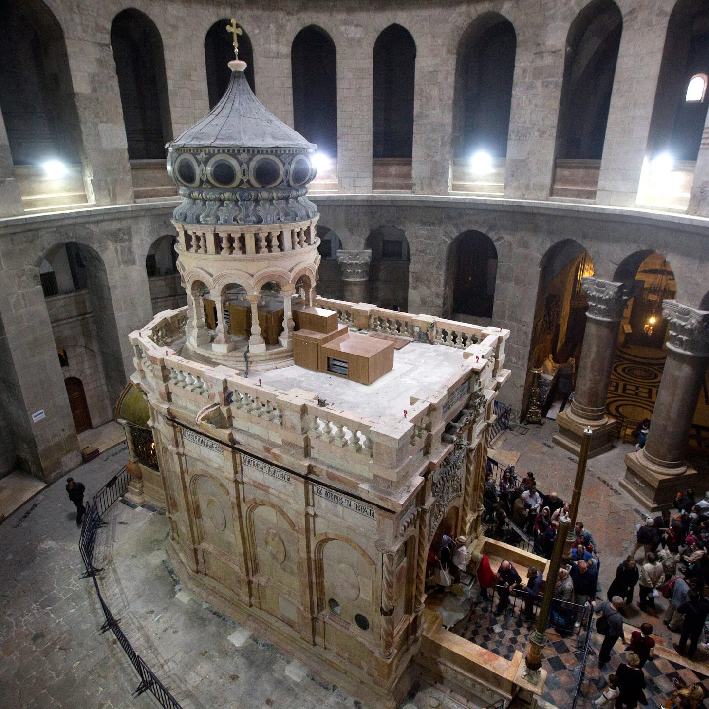 Ἀρχιμανδρίτης π. Σαράντης Σαράντος: «Ὁ τάφος τοῦ Χριστοῦ εἶναι ἕνας Τάφος Ζωντανός» | Ἑστία Πατερικῶν Μελετῶν