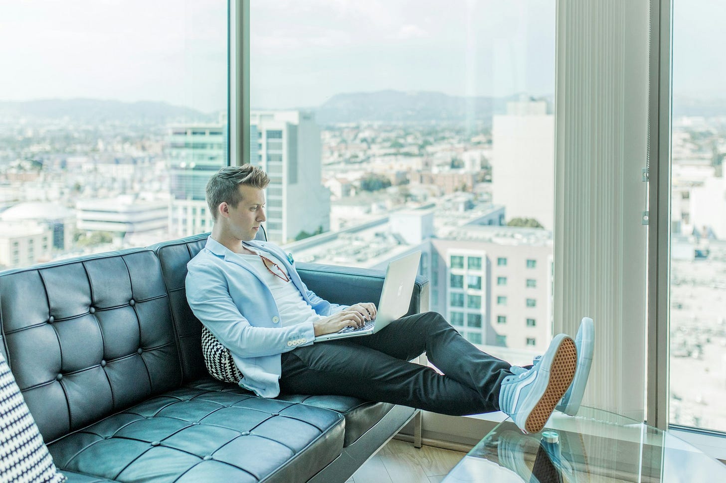 Da freelance a imprenditore: i passi essenziali per costruire il tuo successo Da freelance a imprenditore: i passi essenziali per costruire il tuo successo