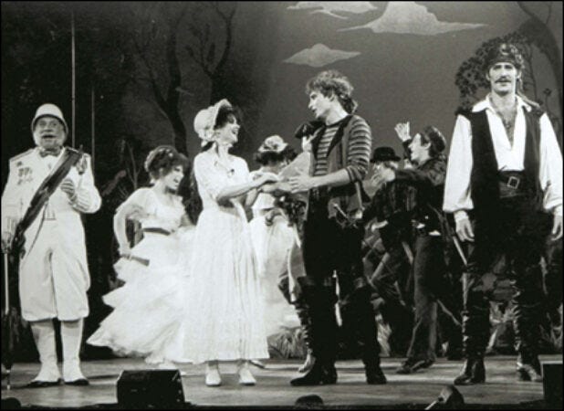 Kevin Kline Will Return to Pirates of Penzance for One-Night-Only Public  Theater Gala | Playbill