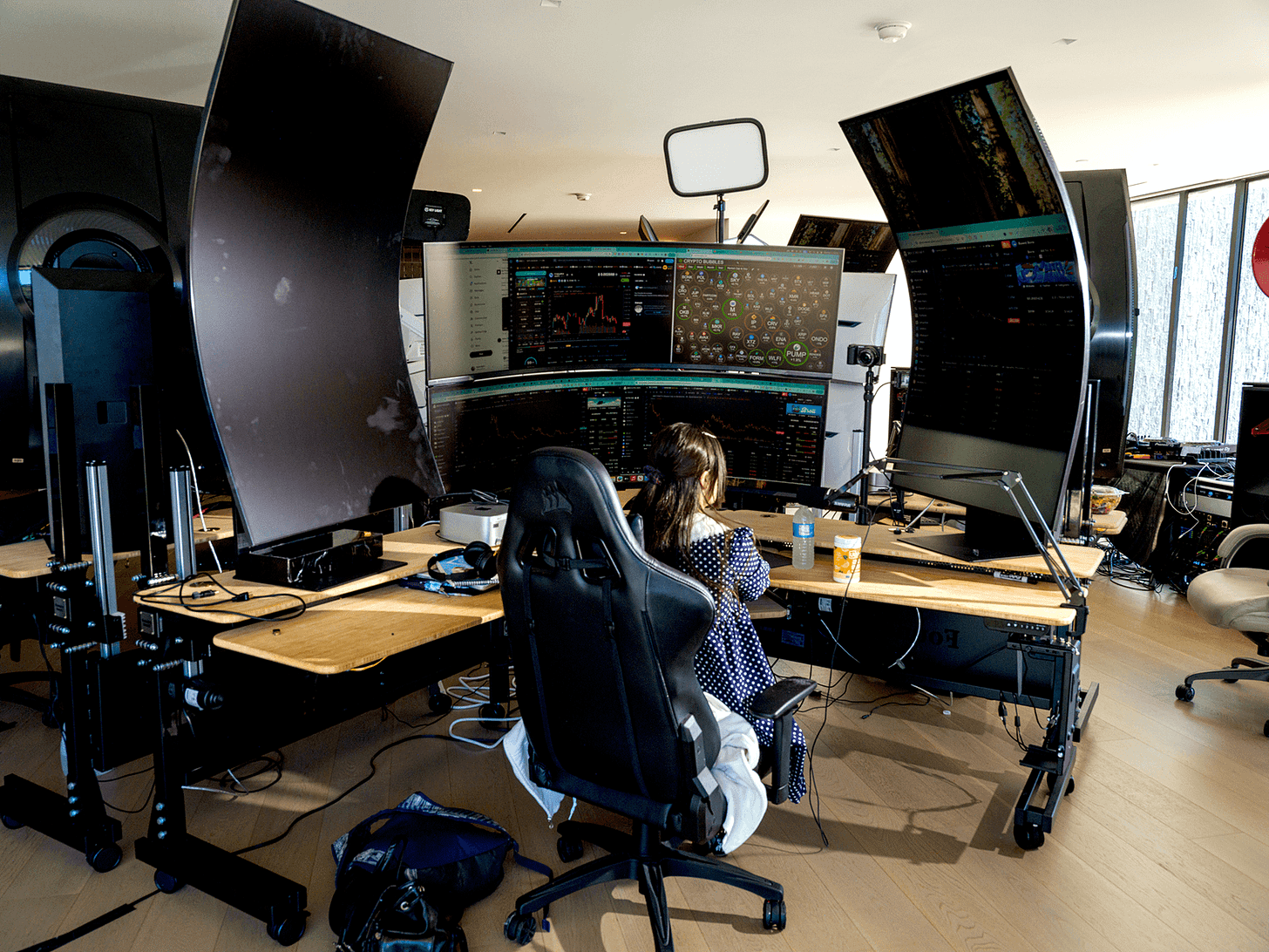 The trading room at Meme House LA.