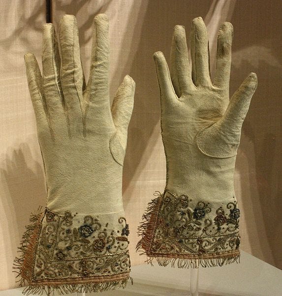 How Catherine de Medici Made Gloves Laced with Poison Fashionable - Atlas  Obscura