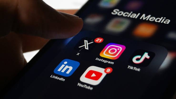 Karnataka's Bold Ban on Social Media for Under-16s: Why Science Says a  "National Curfew" Actually Works