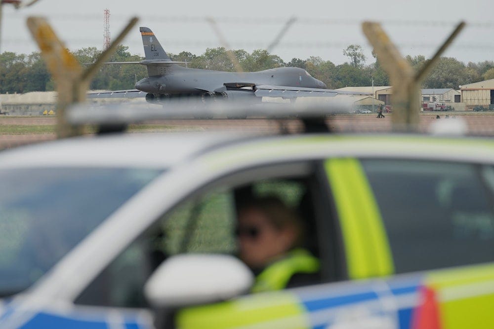 A B1 bomber prepares to take off as police officers man a checkpoint near RAF Fairford air base, in Fairford, England Tuesday, Sept. 29, 2026 (AP) A B1 bomber prepares to take off as police officers man a checkpoint near RAF Fairford air base, in Fairford, England Tuesday, Sept. 29, 2026 (AP)