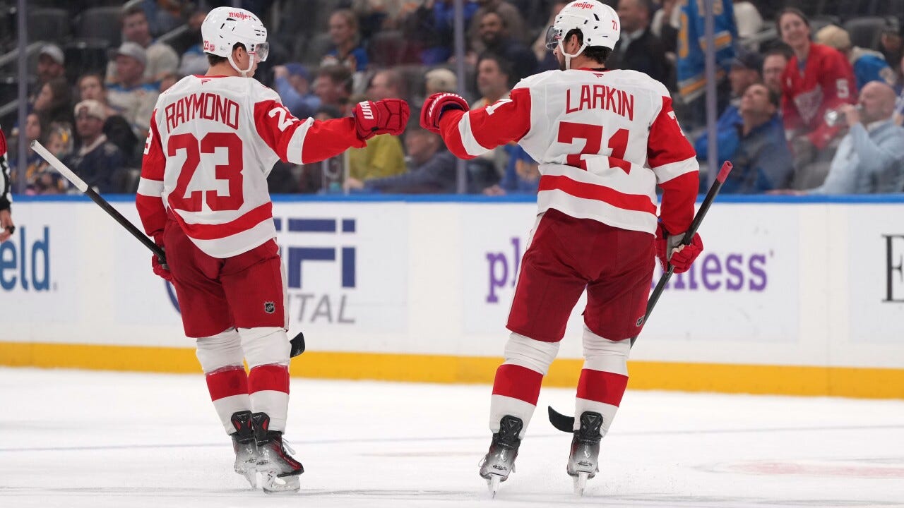 Dylan Larkin scores twice to help Red Wings beat Blues