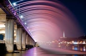 Banpo Bridge Moonlight Rainbow Fountain ...