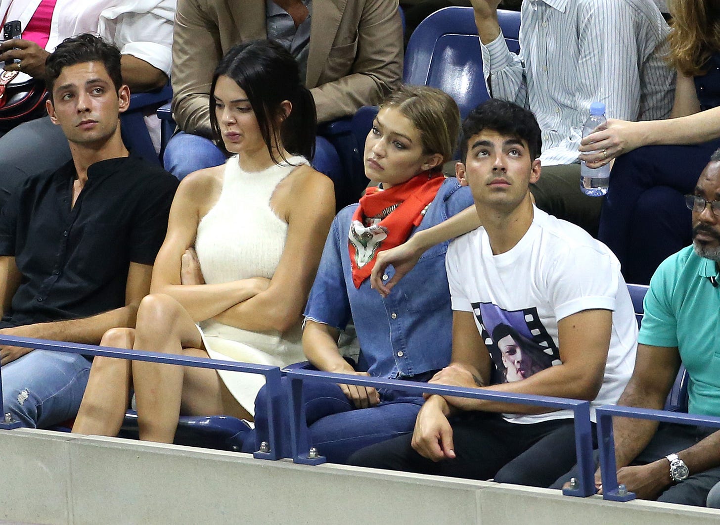 21 Celebrities Looking Gloriously Bored at Sports Games