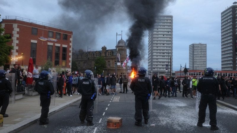 Riots: Most Labour voters praise PM's handling as far-right mobilise across  UK - LabourList