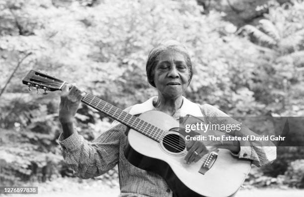 Elizabeth Cotten Photos and Premium High Res Pictures - Getty Images
