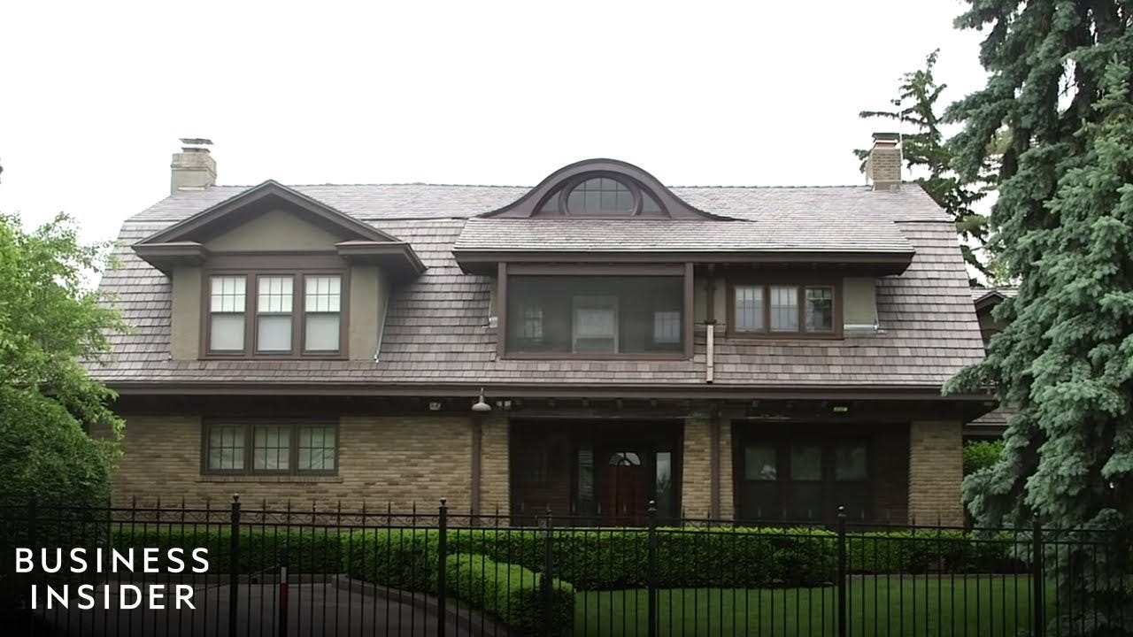 Warren Buffett Lives In A Modest $652K House Warren Buffett Lives In A Modest $652K House