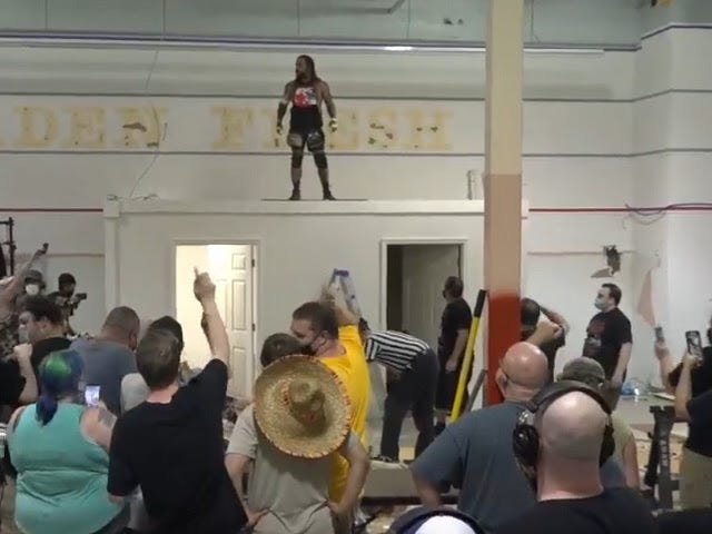 [Screenshot: Only on top of the bathrooms]
