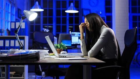 Younger lawyers unhappy about working hours | News | Law Gazette