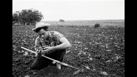 Johnny Cash Pick a Bale o'Cotton - YouTube
