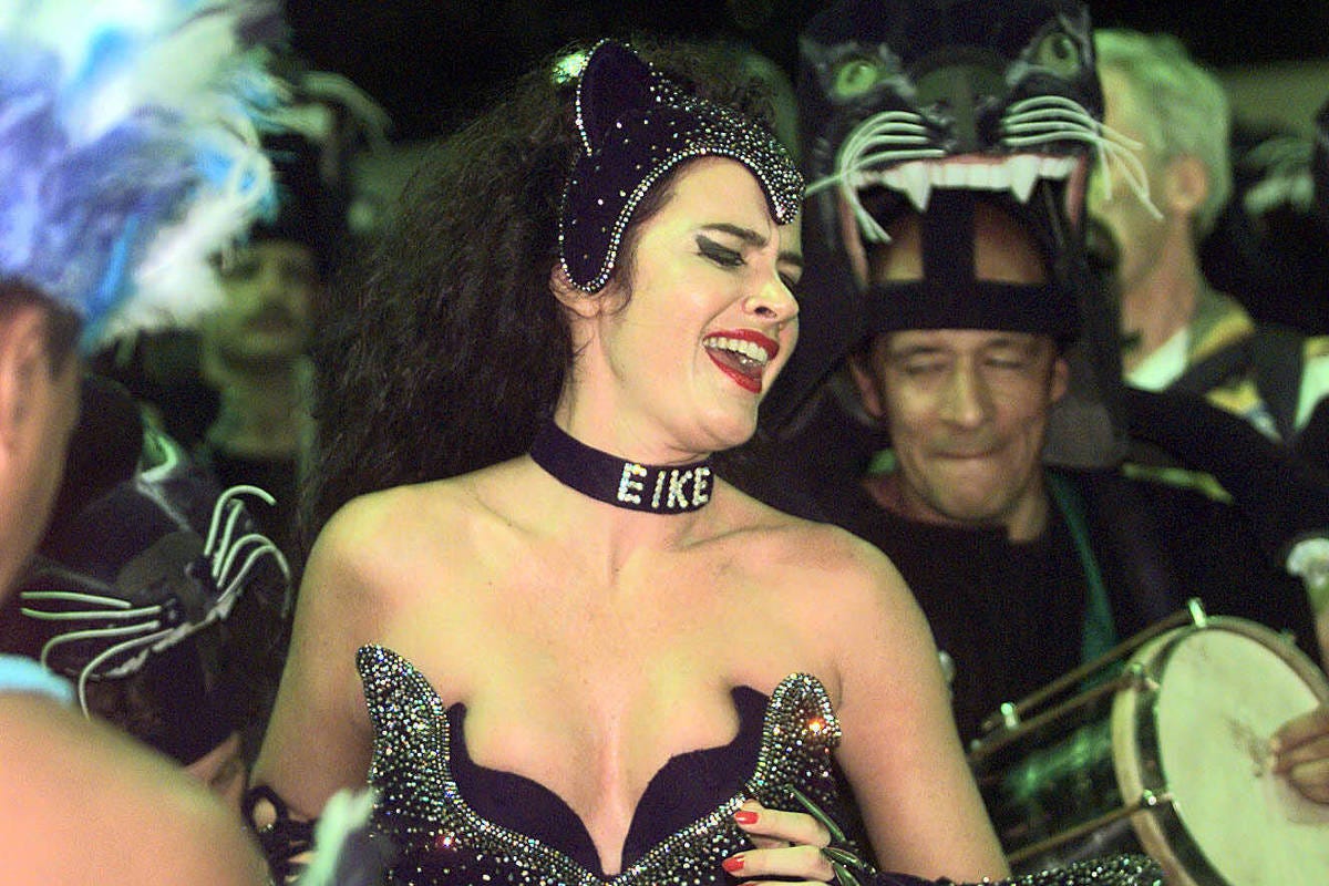 F5 - Celebridades - Luma de Oliveira diz que coleira usada em homenagem a Eike no Carnaval 'era libertadora' - 09/02/2020 F5 - Celebridades - Luma de Oliveira diz que coleira usada em homenagem a Eike no Carnaval 'era libertadora' - 09/02/2020