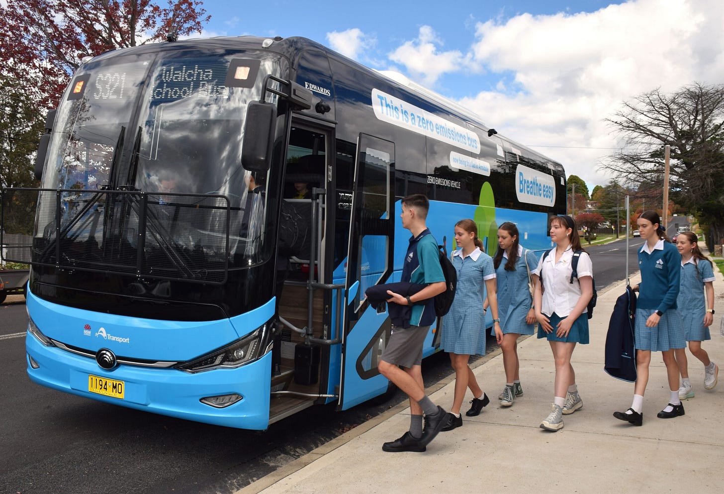 Electric bus