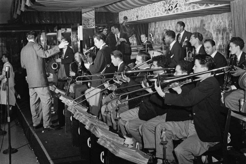 American Singing Groups: A History From 1940 to Today