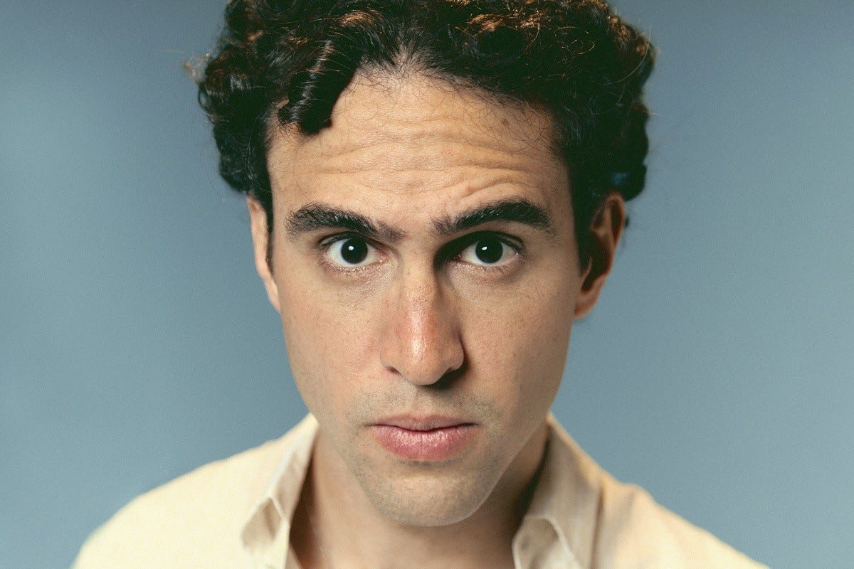 Zeca Veloso lança primeiro álbum solo sem esconder influência evangélica: 'Minha inspiração vem de Deus' Zeca Veloso lança primeiro álbum solo sem esconder influência evangélica: 'Minha inspiração vem de Deus'