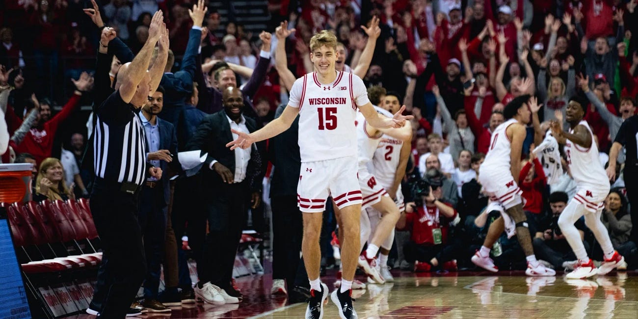 Seniors Shine, Badgers Cruise in 78-45 Rout of Maryland