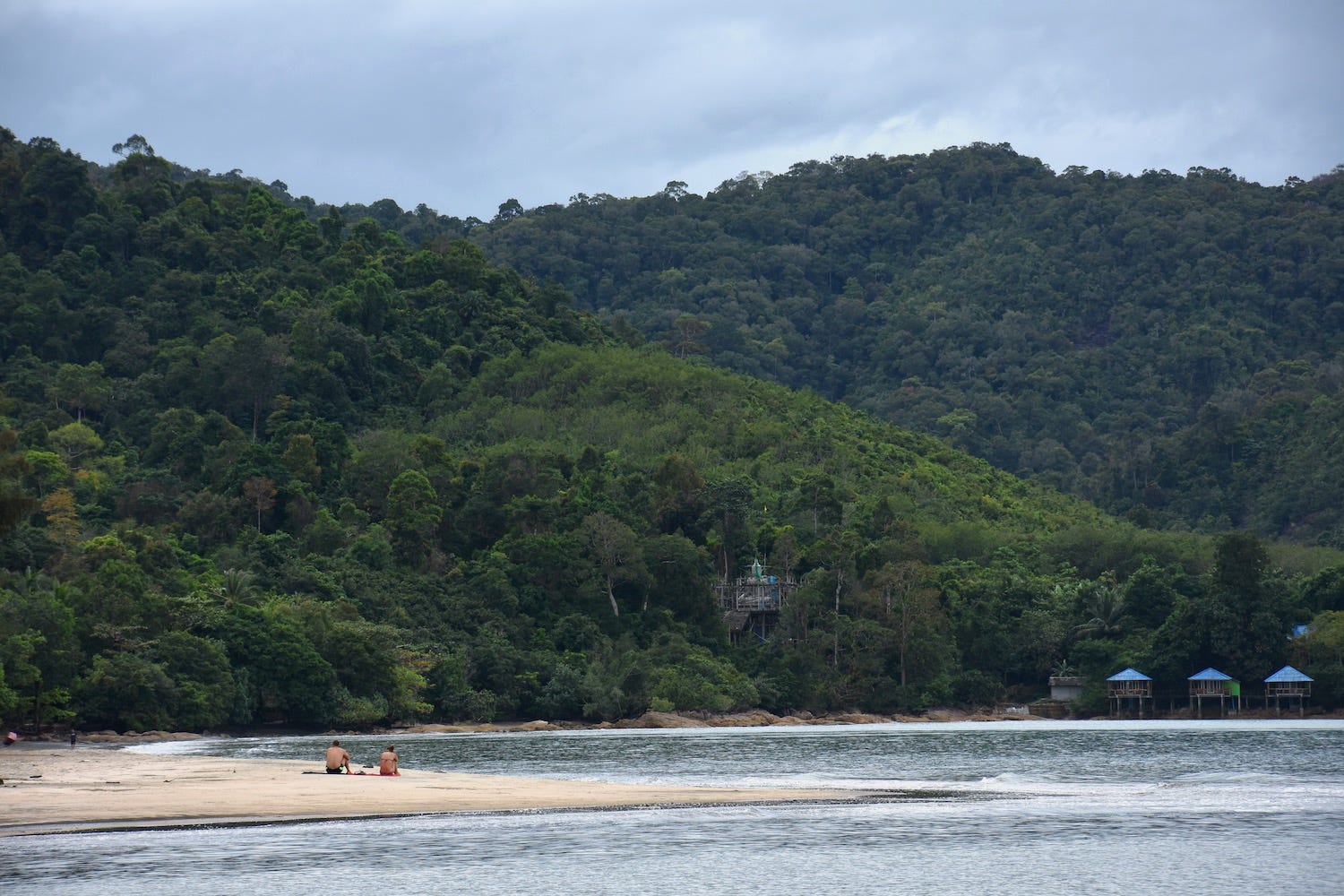 Egizaklar guruhi porno Televizorda porno tomosha qiling