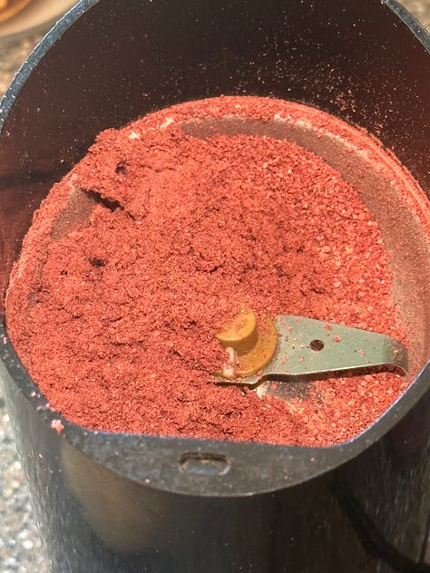 Process of making homemade blackberry powder from drying to pulverizing