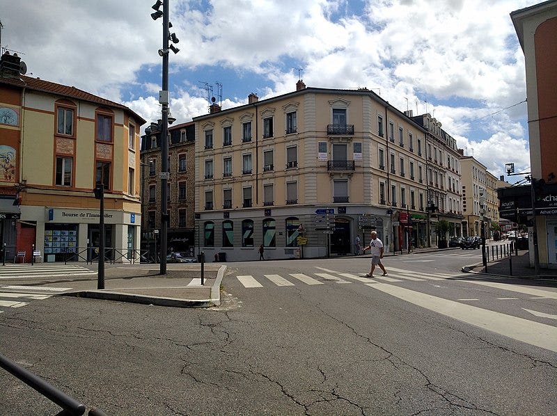 File:Oullins - Croisement après le pont d'Oullins (août 2019).jpg