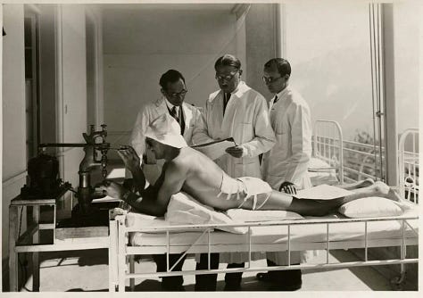 (L) Dr. Rollier (middle) treating a patient with exposure to the sun’s rays.