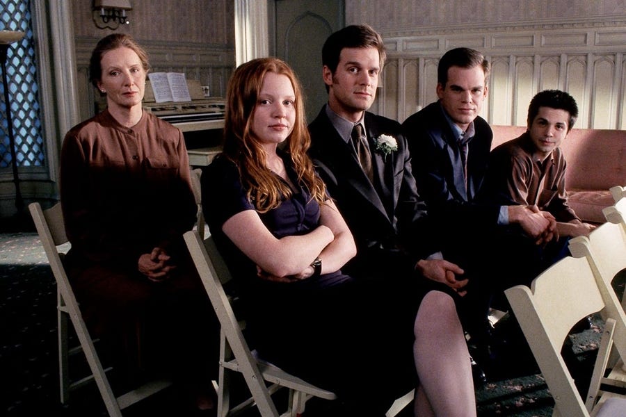 Six Feet Under Hakkında Mutlaka Bilinmesi Gereken 15 Detay - FilmLoverss