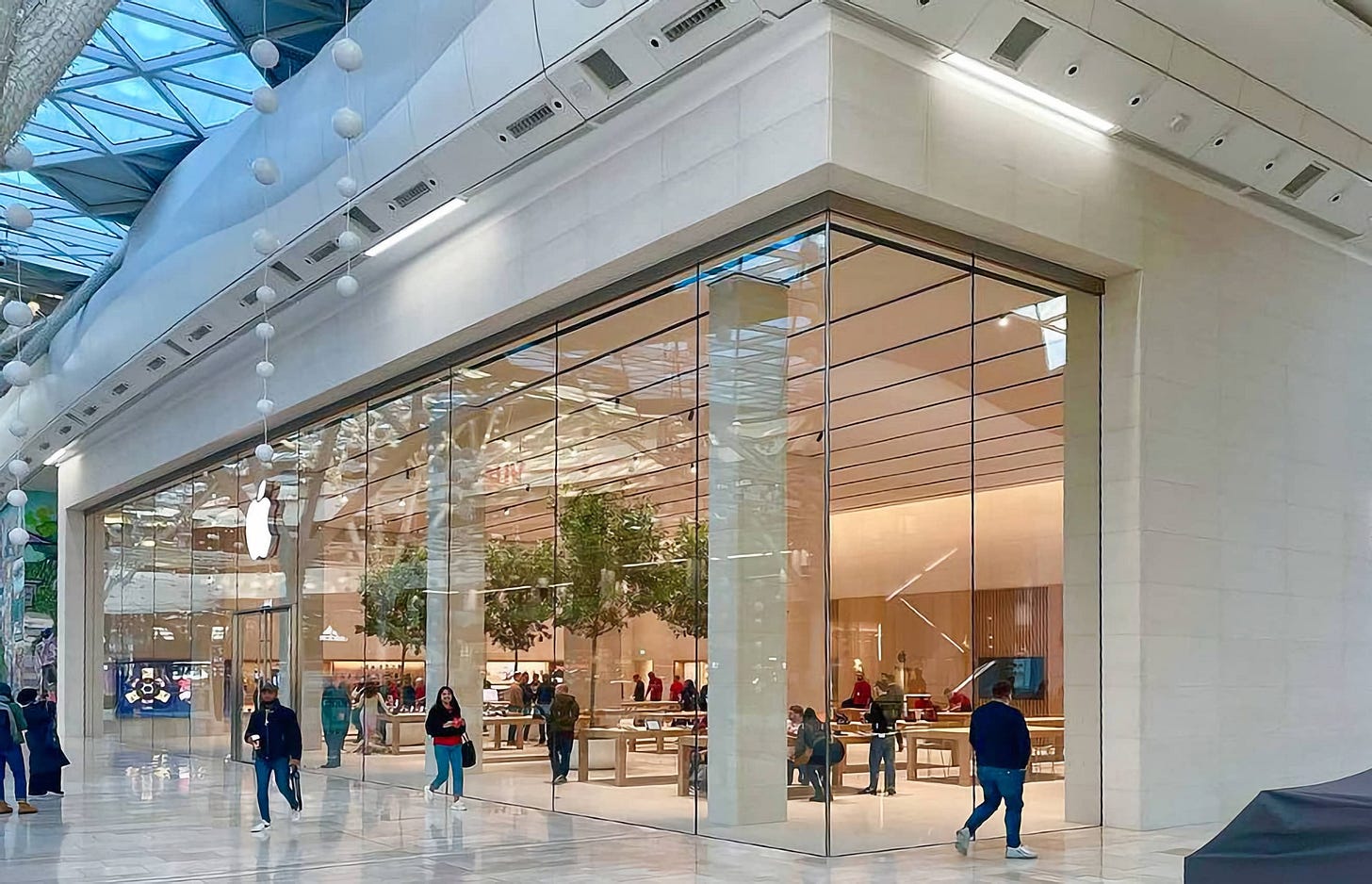Apple White City exterior