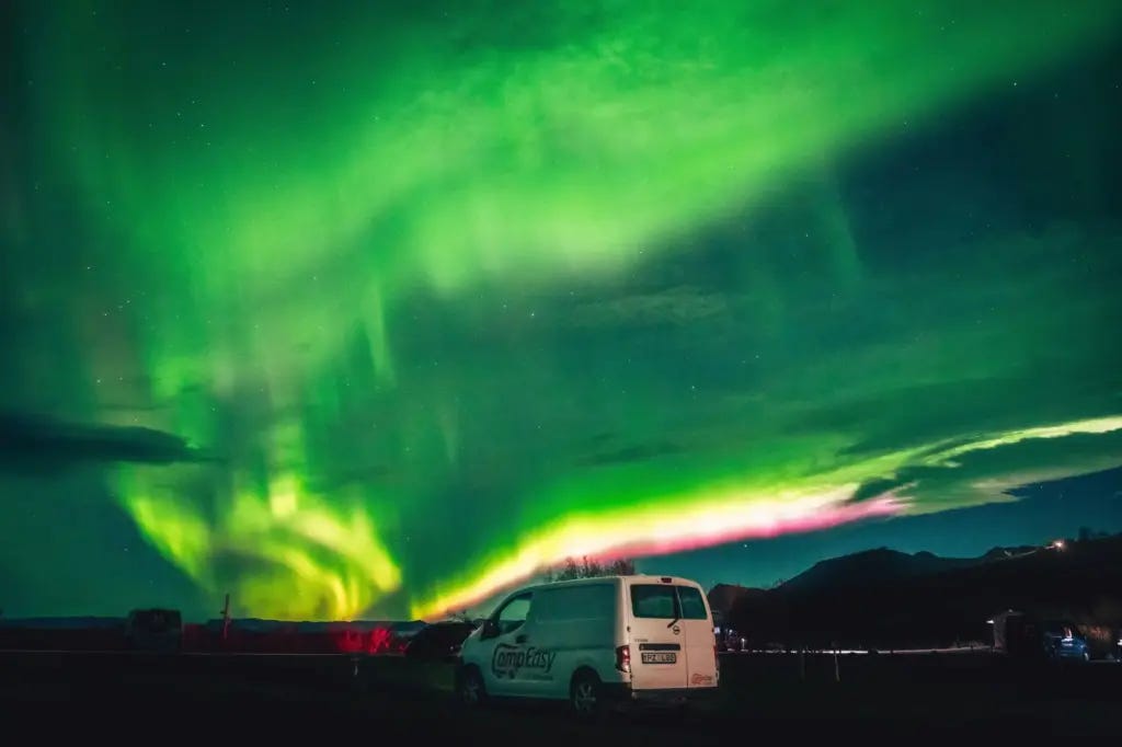 islanda in camper aurora boreale