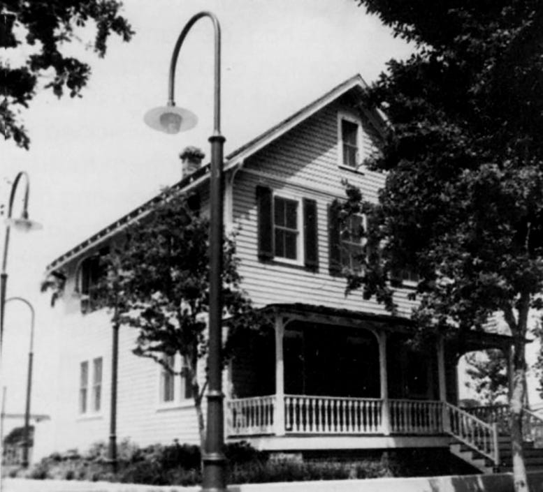 Last Royal Palm Cottage in 1980.