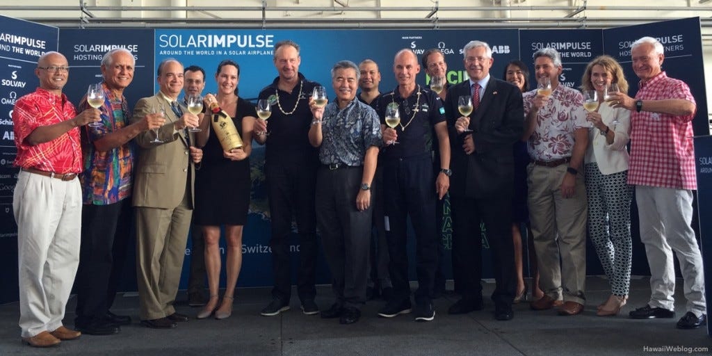 solar-impulse-cheers solar-impulse-cheers
