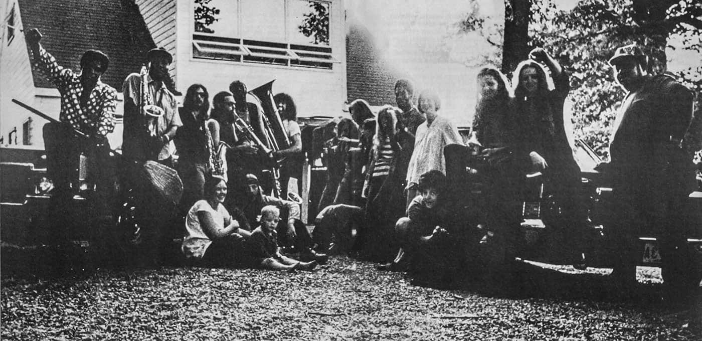 Bonnie Raitt band with Willie Murphy and the Bumblebees - August 1971