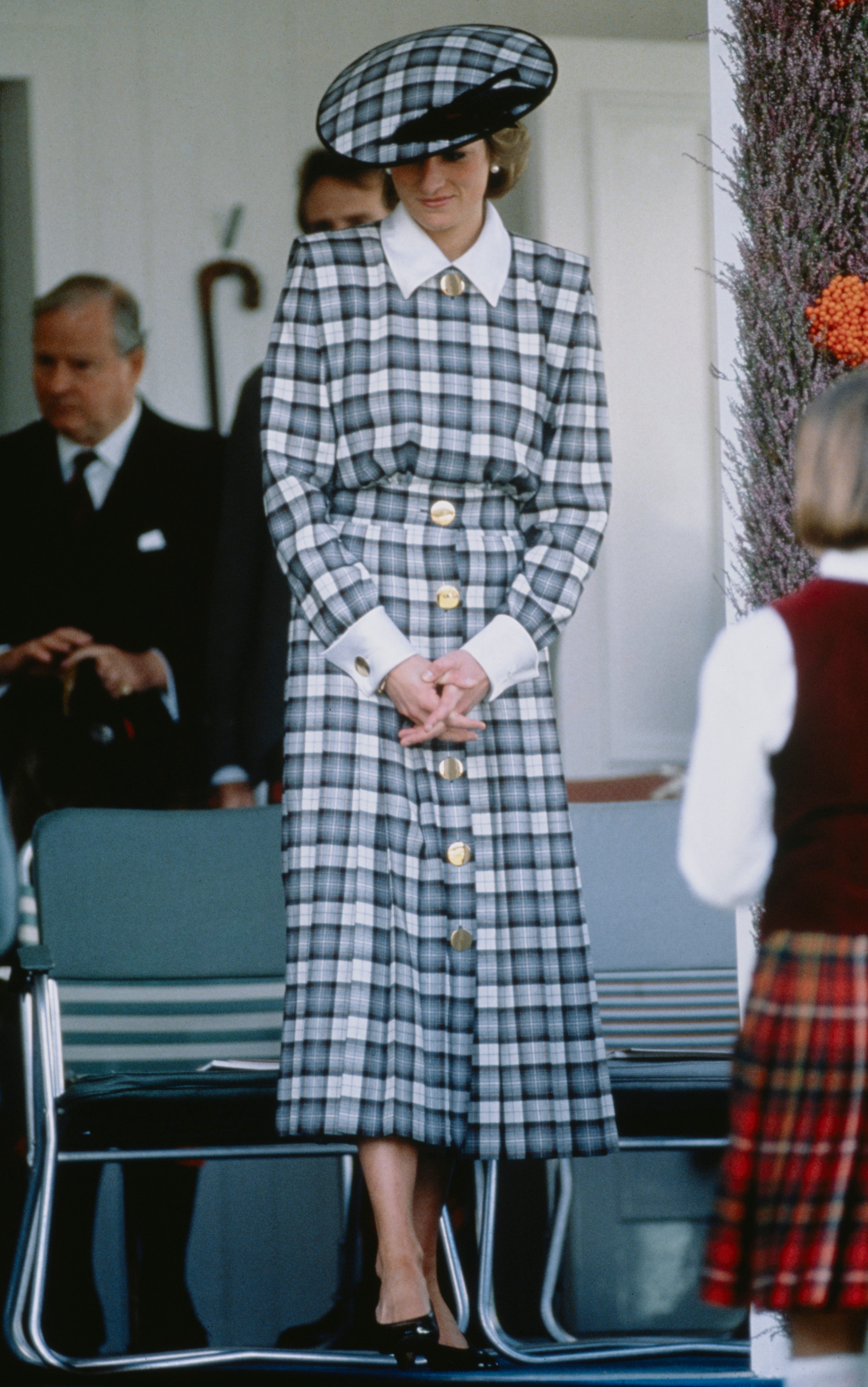 What Is The Meaning of the Red Plaid in The Crown? - History of the Royal Stewart and Balmoral