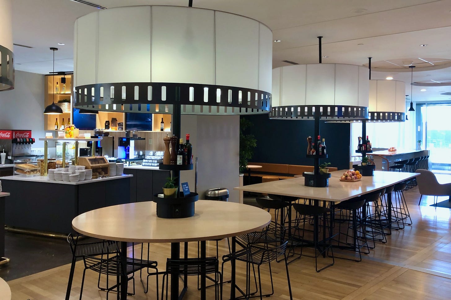 SAS Lounge Newark (Lounge Review 2023) SAS Lounge Newark (Lounge Review 2023)