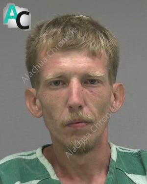 Bradenton man arrested after allegedly stomping on woman’s windshield after crash