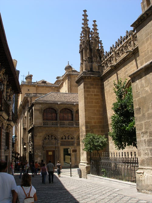 Queen Juana entombed in Granada, taken from https://en.wikipedia.org/wiki/Joanna_of_Castile#/media/File:Granada_capilla_real2.jpg