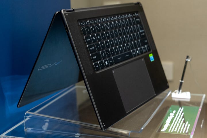 MSI Prestige N16 Flip AI+