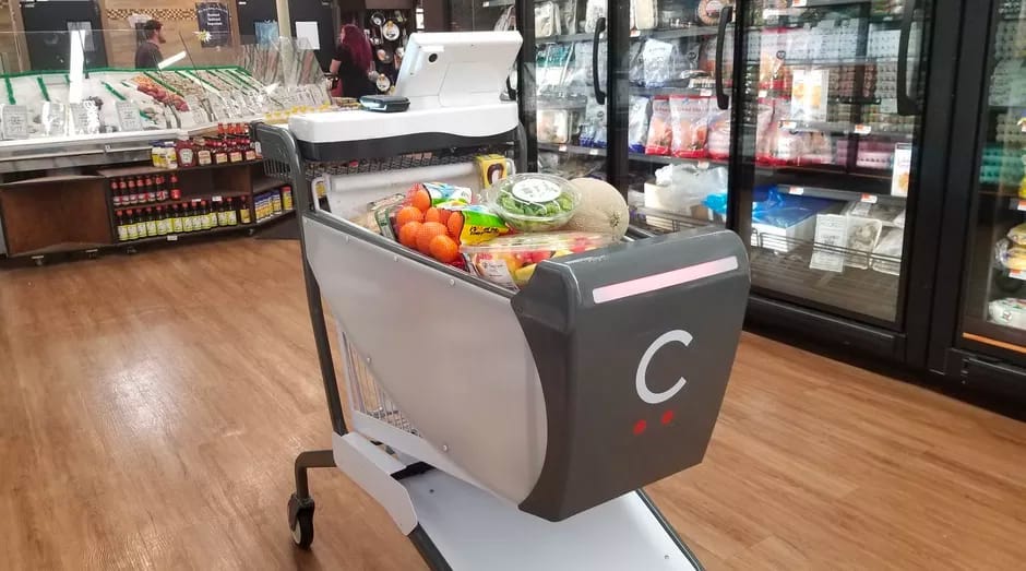 Carrinho inteligente registra as compras e acaba com as filas no supermercado
