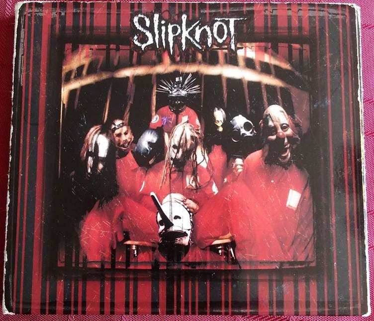 A cover of slipknot album

AI-generated content may be incorrect.