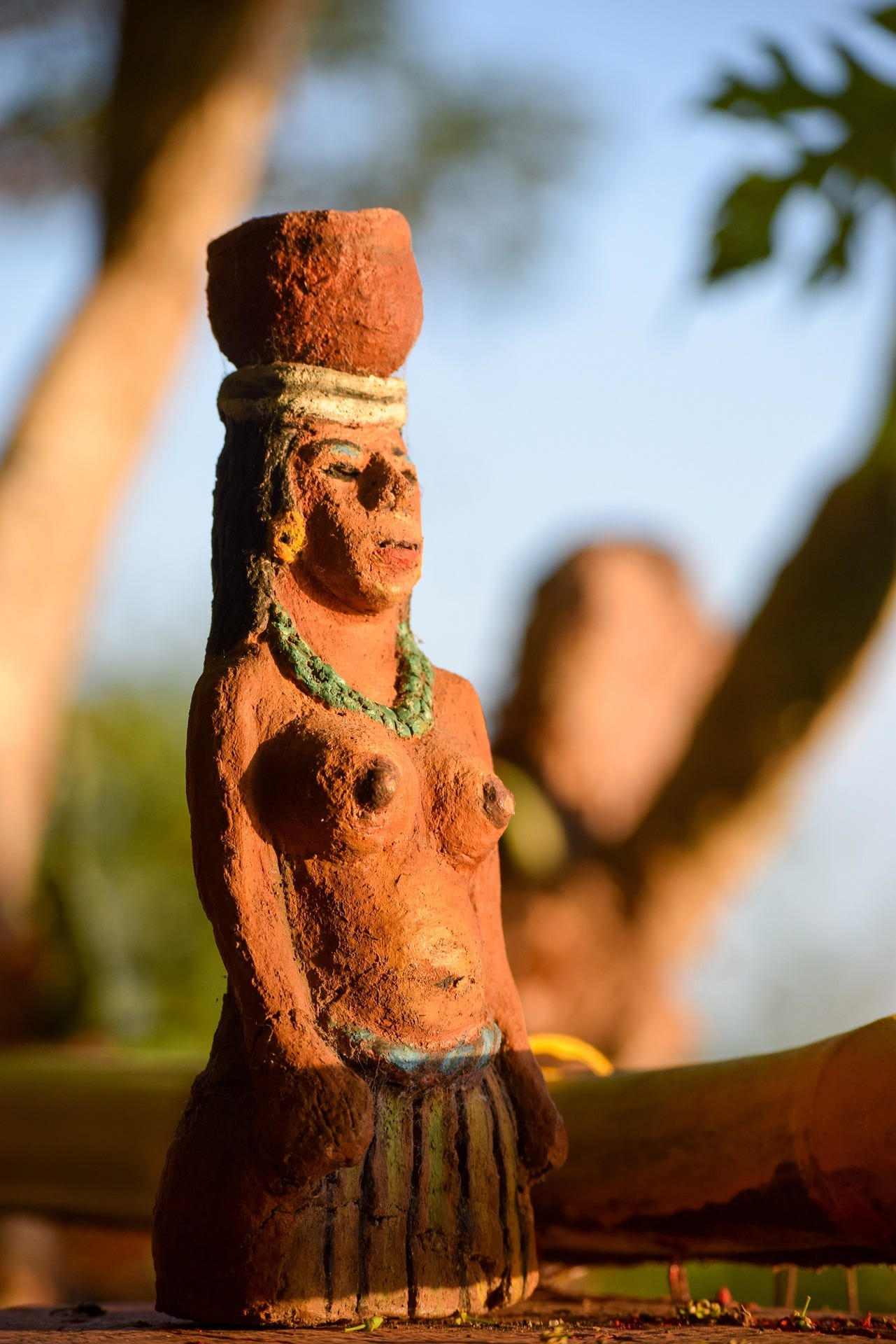 Nicaraguan statue of a woman with water
