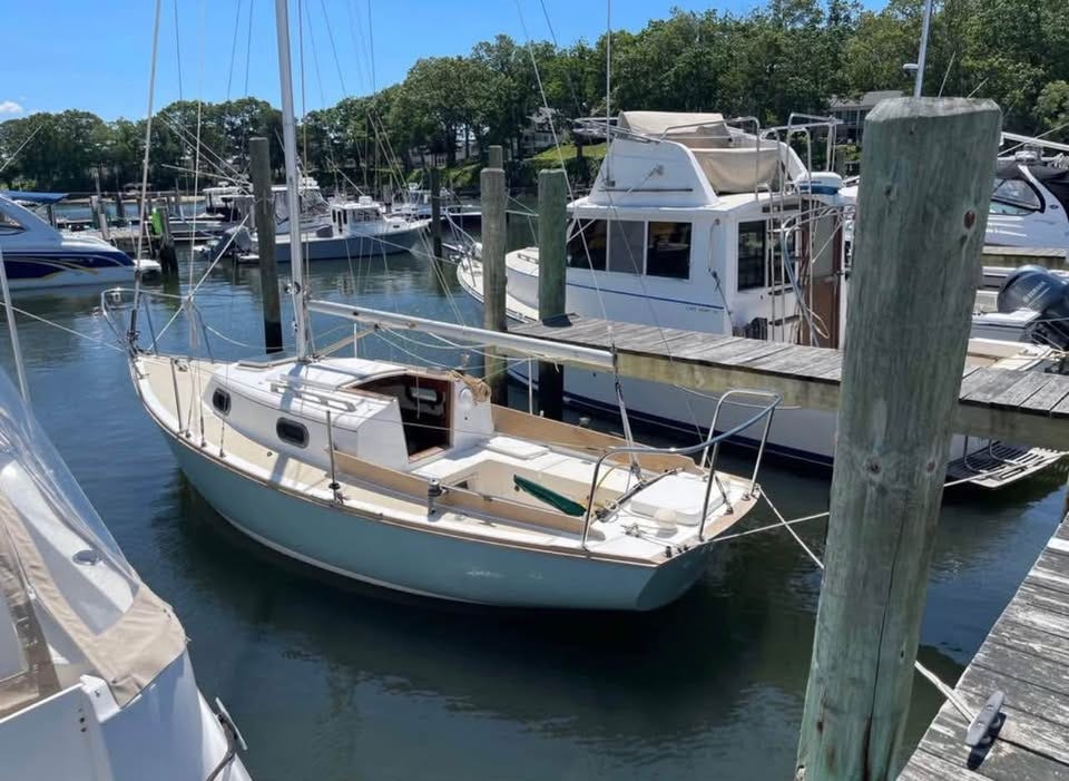 Product photo of 1983 Cape Dory 22D Product photo of 1983 Cape Dory 22D