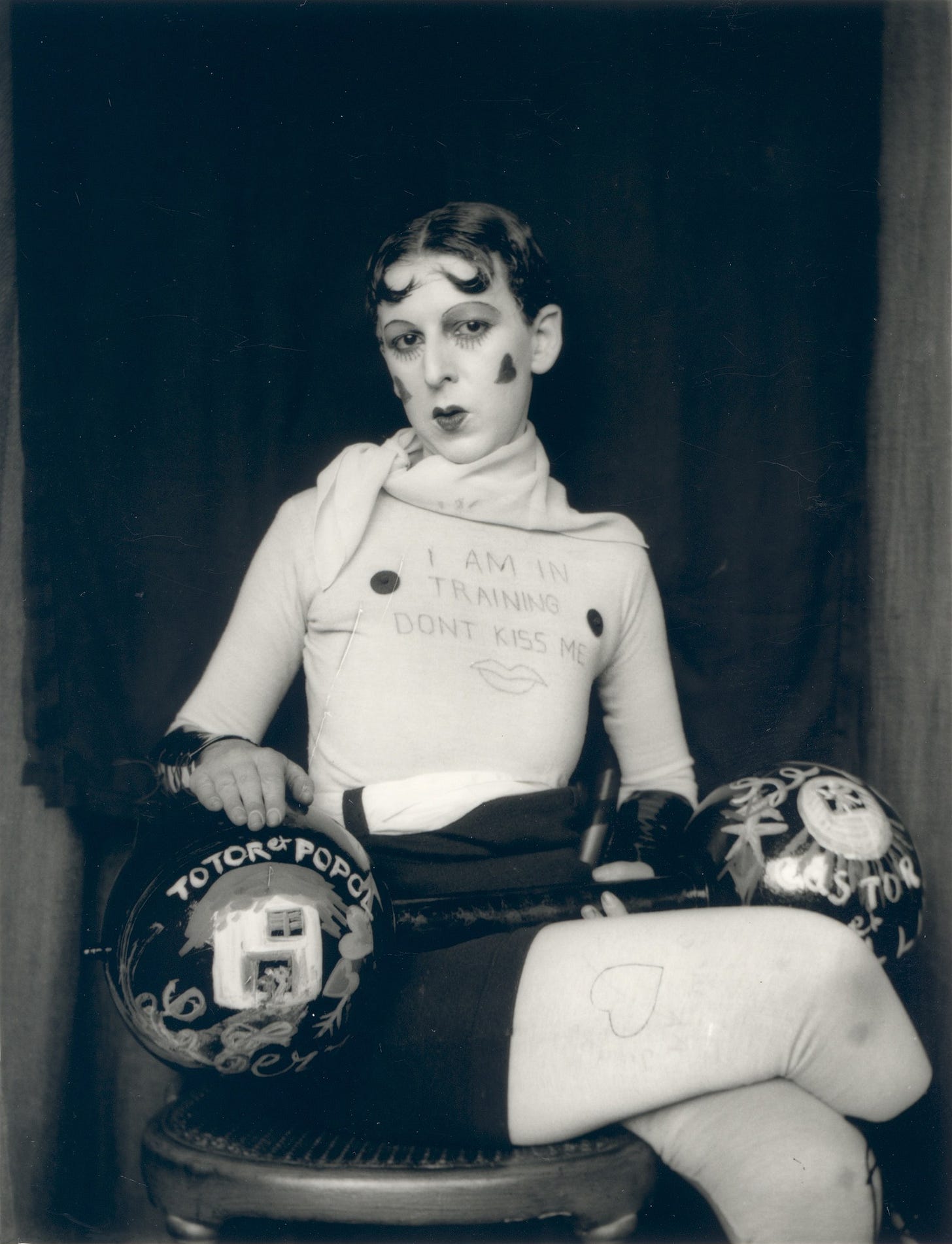 File:Claude Cahun - I Am in Training Don't Kiss Me.jpg - Wikimedia Commons File:Claude Cahun - I Am in Training Don't Kiss Me.jpg - Wikimedia Commons