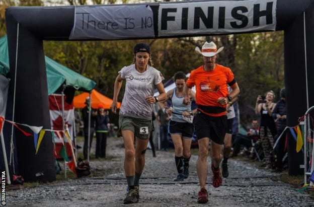 Maggie Guterl and Dave Proctor running at Big's in 2019 (pc: IRUN4ULTRA)